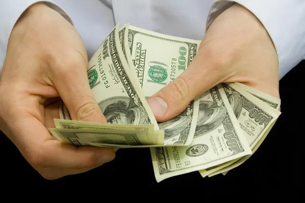 El dólar presenta su primer descenso desde el inicio del régimen cambiario flexible en Bolivia