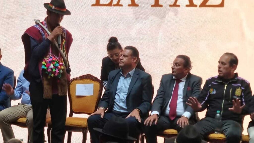 La Paz sella un acuerdo para recuperar su liderazgo económico