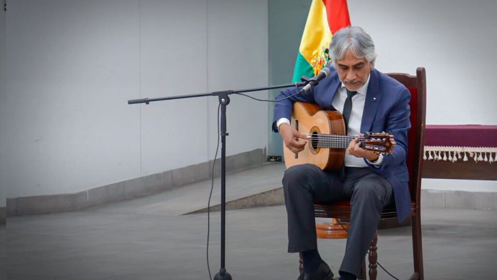 Willy Claure es homenajeado por sus 50 años de trayectoria musical