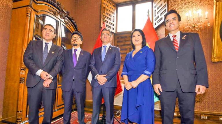 Paz y Fujimori acuerdan impulsar proyectos clave entre Bolivia y Perú