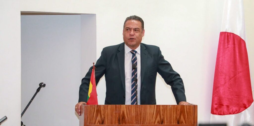 Revilla espera avances en el pacto fiscal en reunión con el Gobierno