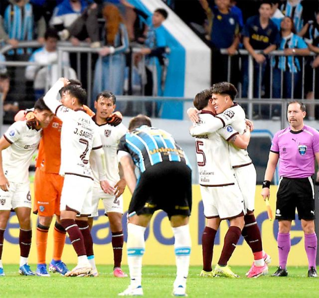 Bolívar logra un histórico triunfo y avanza en la Copa Sudamericana