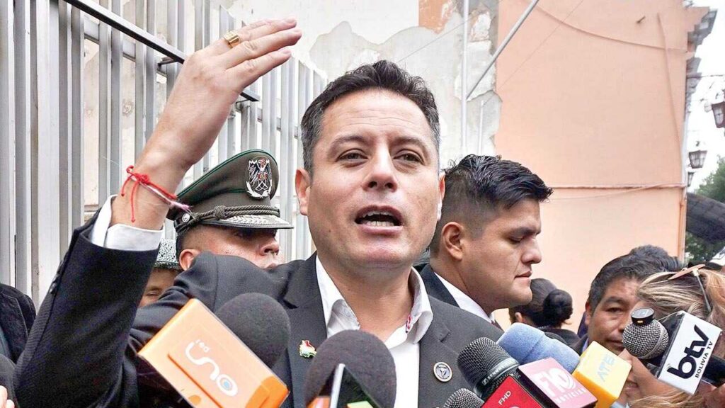 Edmand Lara revela intento de reunión inusual por parte del presidente Rodrigo Paz