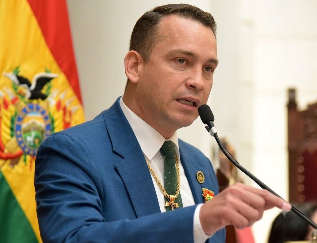 Romer Saucedo presenta su renuncia como presidente del Tribunal Supremo de Justicia