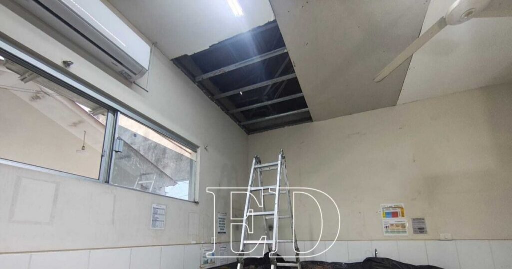 Incidente en centro de salud del Plan Tres Mil: cae cielo falso sobre paciente en emergencia