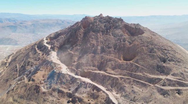 Emergen alarmantes hundimientos en el Cerro Rico de Potosí