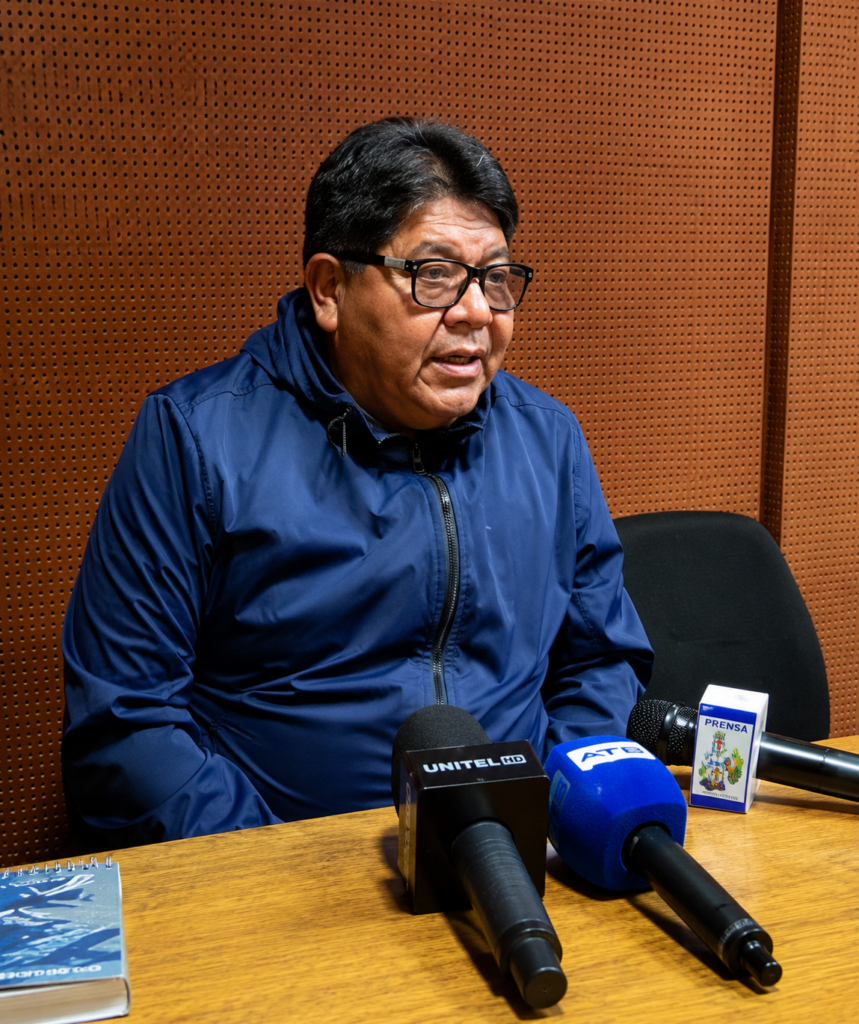 Transportistas de La Paz advierten al Gobierno sobre crisis de combustible