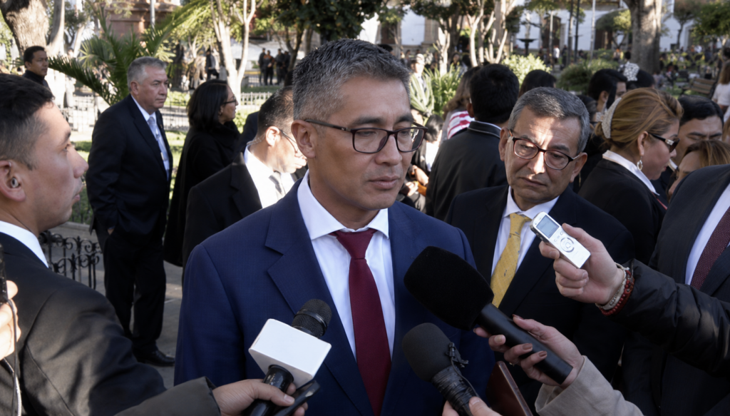 Desafíos Persisten en la Gestión de Rodrigo Paz a Pocos Meses de su Inicio