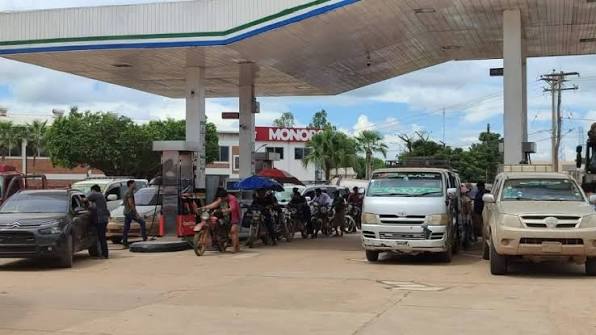 Crisis de abastecimiento de combustible persiste en Bolivia