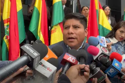 Loza critica a Paz por censura a ministro de Economía