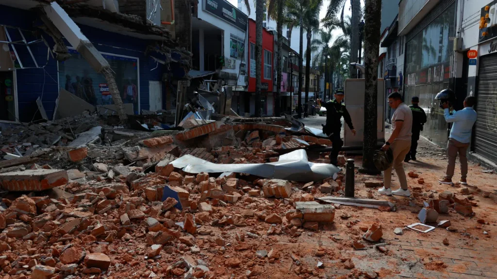 Colombia enfrenta desastre nacional tras fuerte terremoto de 7,4 grados