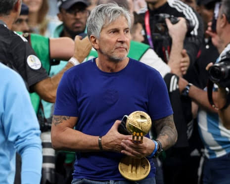 Lionel Messi regresa a su ciudad natal para dar el último adiós a su padre