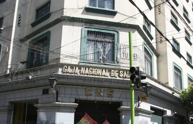 Detienen a funcionaria de la CNS en el marco del ‘caso tomógrafos’