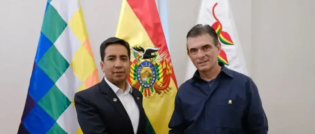 Ministro Bascopé defiende los abucheos a Paz como expresión democrática