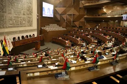 Informe sobre ‘gasolina basura’ en Bolivia es discutido por la Cámara de Diputados