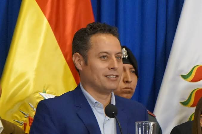 Lara se muestra firme ante la corrupción del Gobierno de Paz