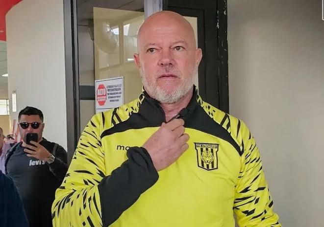 La afición atigrada reclama la salida de Zago tras la caída ante Independiente