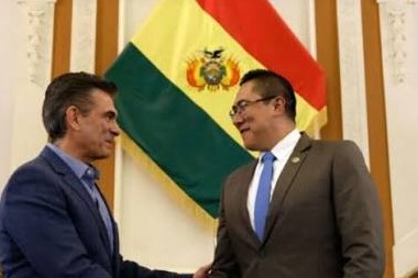 Christian Morales asume como nuevo Ministro de Economía en Bolivia