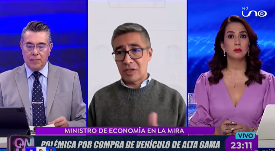 Ministro Espinoza se defiende tras cuestionamientos sobre compra de Audi Q4