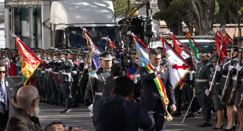 Rodrigo Paz se une a los festejos por el 201 aniversario de Bolivia tras su ausencia en actos previos