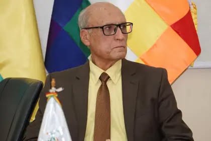 Viceministro de Educación Regular presenta renuncia en carta que circula en redes