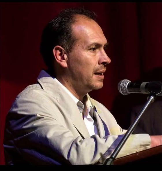 Renuncia irrevocable del viceministro de Culturas ante decisiones gubernamentales