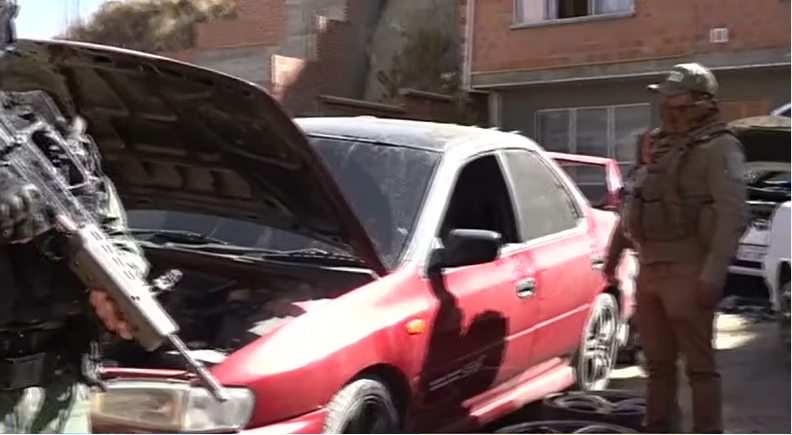 Desmantelan banda de ladrones que revendía autopartes a sus víctimas en La Paz