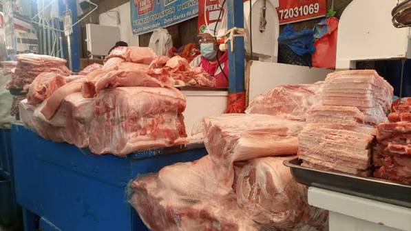 Incremento en el costo de la carne de cerdo por escasez de diésel; comerciantes solicitan intervención gubernamental