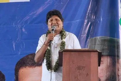 Evo Morales critica a exministros por su falta de comunicación