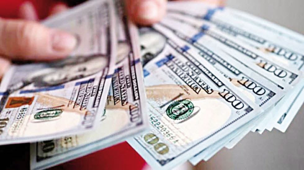 Paz establece cronograma para la devolución de ahorros en dólares