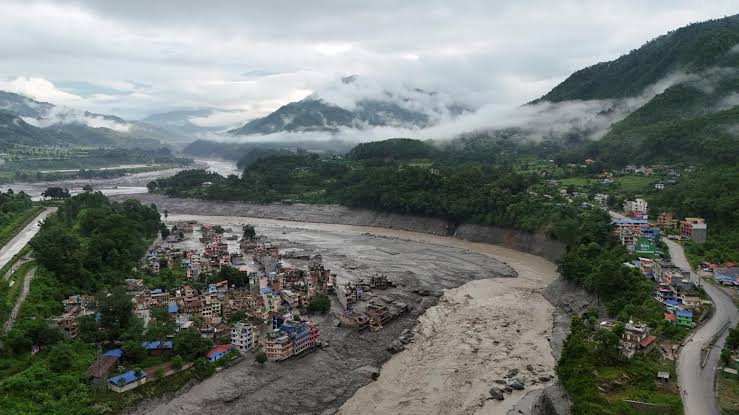 Riesgo de inundaciones en Nepal y China por lagos represados