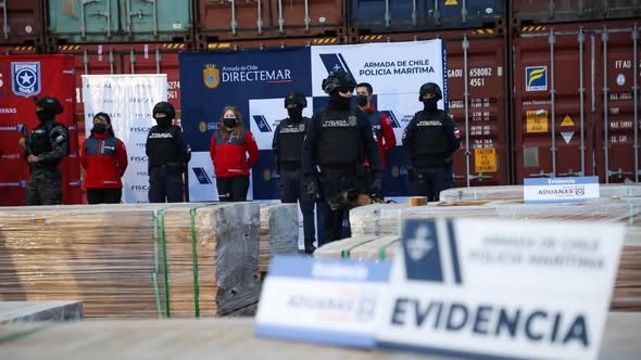 Cargamento de madera sigue retenido en puertos de Chile