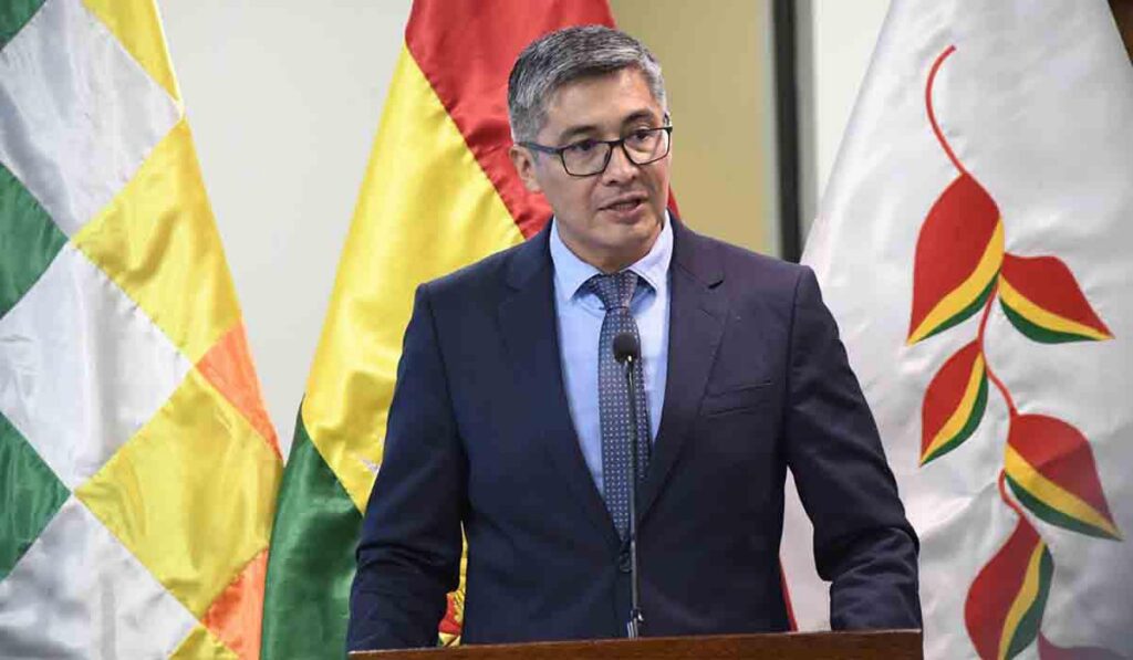 José Gabriel Espinoza defiende su compra de vagoneta Audi Q4 ante acusaciones