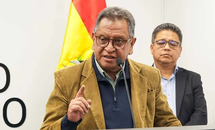 El Gobierno ratifica la urgencia de capturar a Evo Morales