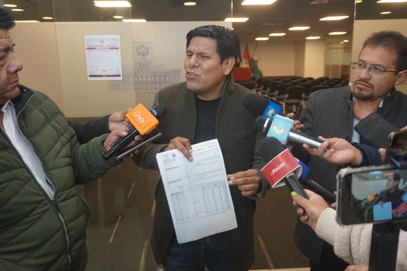 Rolando Pacheco se mantiene firme en su denuncia contra el gerente de la CNS