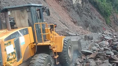 Derrumbe en la ruta Unduavi – Chulumani: ABC toma medidas
