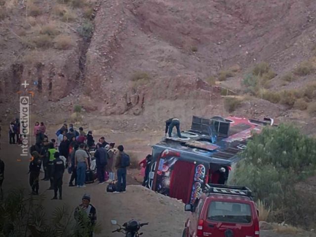 Accidente de bus en Tupiza deja varios heridos
