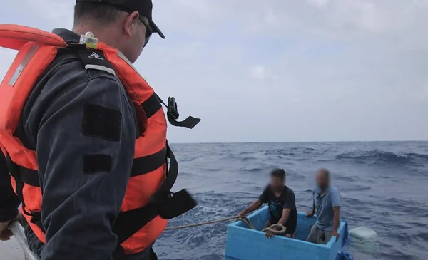 Sobrevivencia en el océano: Pescadores rescatados tras cinco días a la deriva