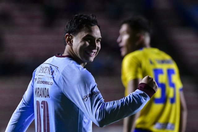 Bolívar se posiciona como líder del torneo boliviano