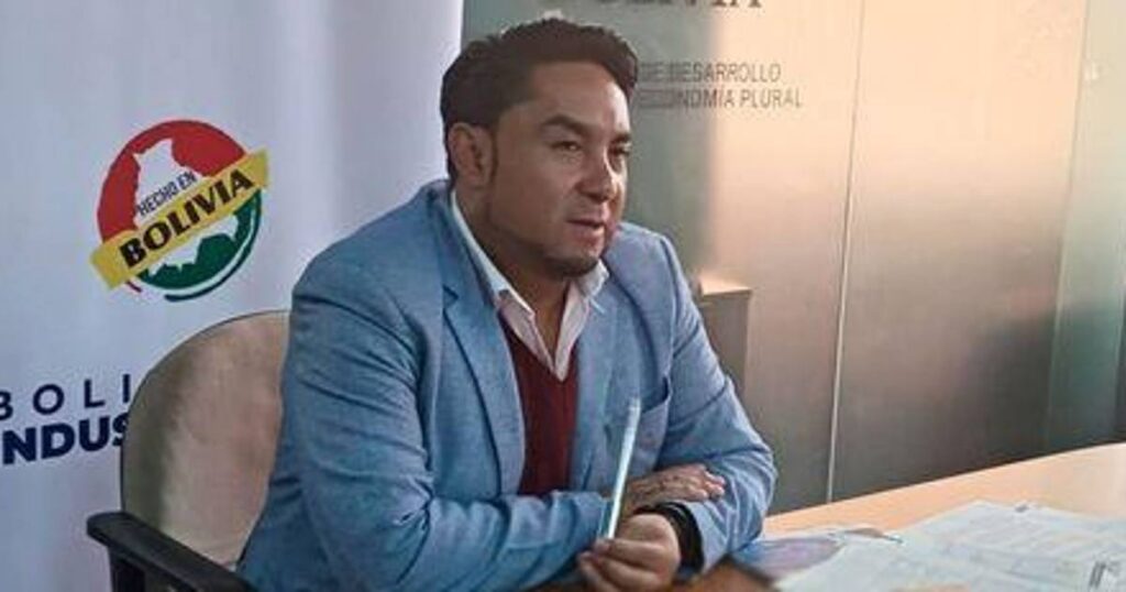 Capturan al exviceministro Luis Siles Castro por irregularidades en su gestión