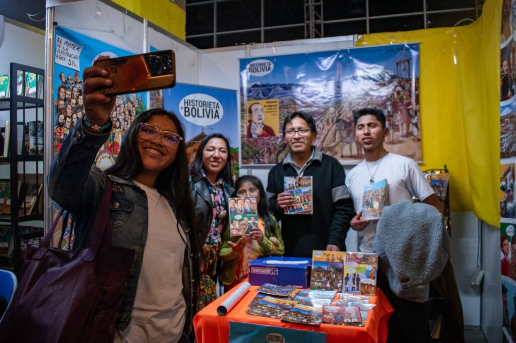 Destacan literatura y periodismo en la Feria Internacional del Libro de La Paz