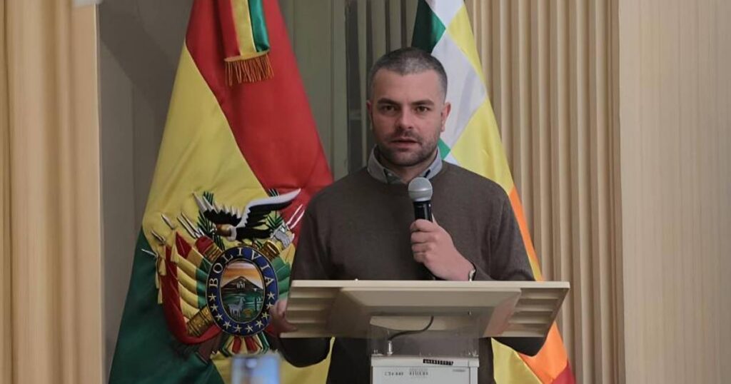 Advertencia de senador de Libre sobre prácticas del Gobierno para aprobar leyes