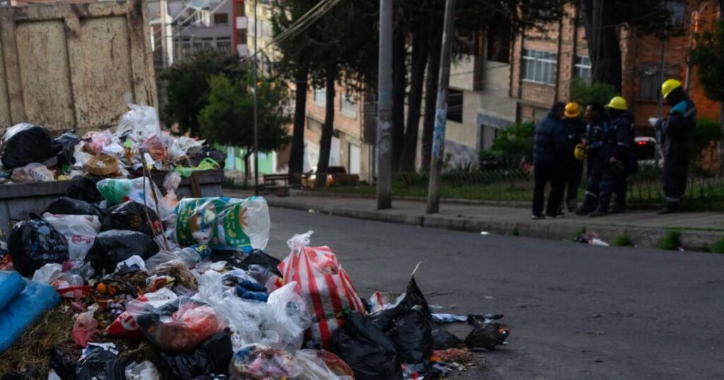 Causas del desbordante problema de basura en La Paz