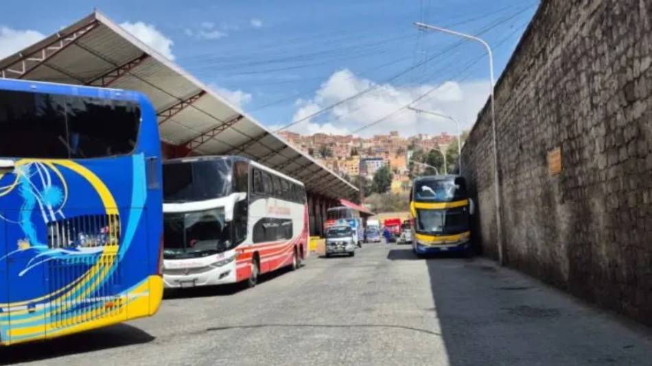 Trágico accidente en la Terminal de Buses de La Paz cobra la vida de un joven