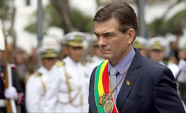 Gobierno asegura la devolución de dólares hasta 2027