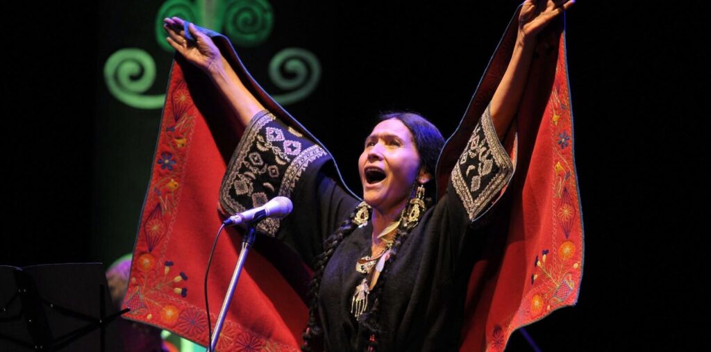 Luzmila Carpio celebra el mes de la Pachamama con un concierto especial en la FIL La Paz