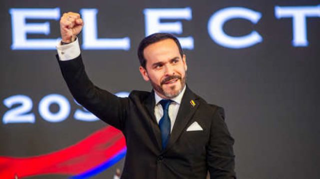 Abelardo De la Espriella asume la presidencia de Colombia