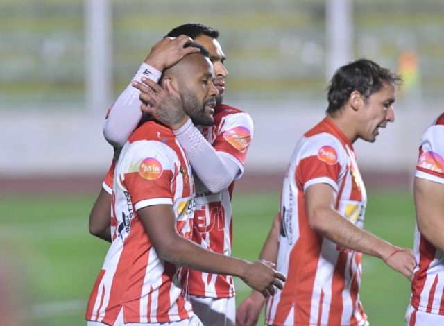 Independiente logra una victoria sorpresiva en La Paz ante The Strongest