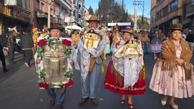 La Entrada del Gran Poder reúne a más de 70 fraternidades en La Paz