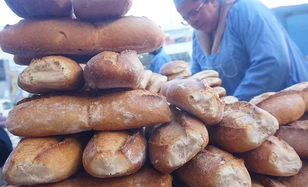 Panificadores de La Paz evalúan un posible aumento en el precio del pan